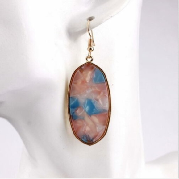 Marbled Pink Abalone Resin Shell Gold Earrings - Picture 6 of 7